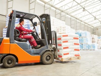 OPERATOR FORKLIFT ADALAH: Arti, Fungsi, Peran, Tugas dan Tanggung Jawab