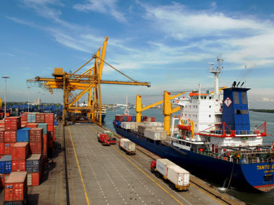 STEVEDORING ADALAH